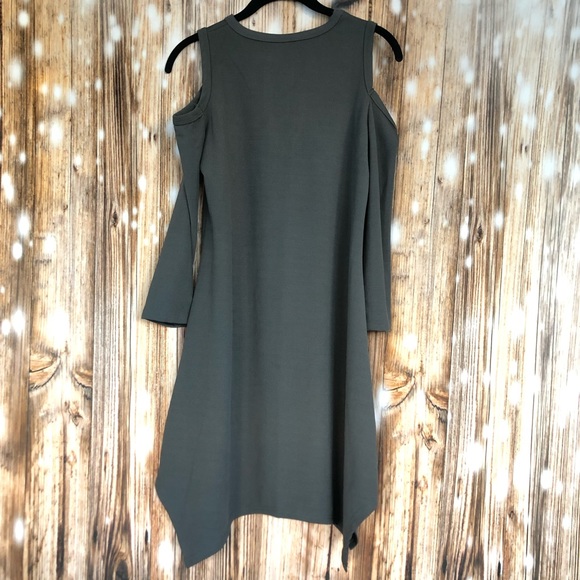 Gray Open Shoulder Keyhole Tunic Dress - Picture 8 of 8